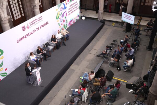 En conferencia de prensa, la mandataria capitalina destaca que históricamente los gobiernos se concentraron únicamente en la salud física.