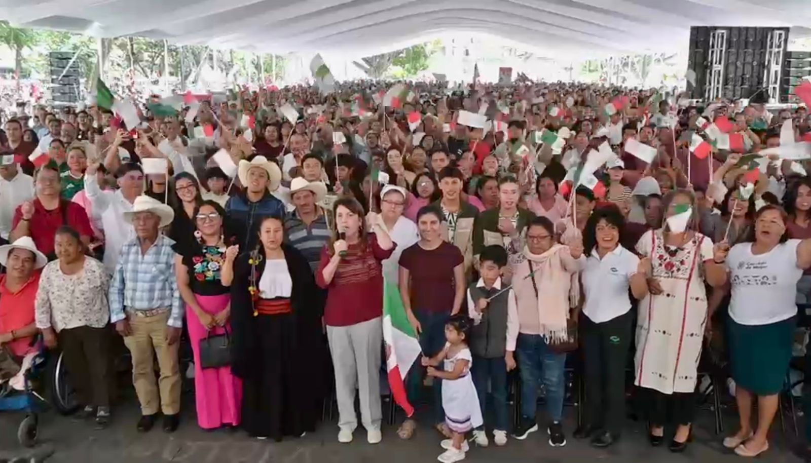 La movilización la encabezó la gobernadora de Morelos, Margarita González Saravia, quien estuvo en la Plaza General Emiliano Zapata, donde se instaló una pantalla gigante desde el día anterior para permitir a los asistentes seguir el mensaje.