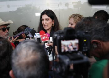 Periodo extraordinario es para concentrar poder político y reprimir la libertad de expresión, señala la diputada presidenta, Kenia López.