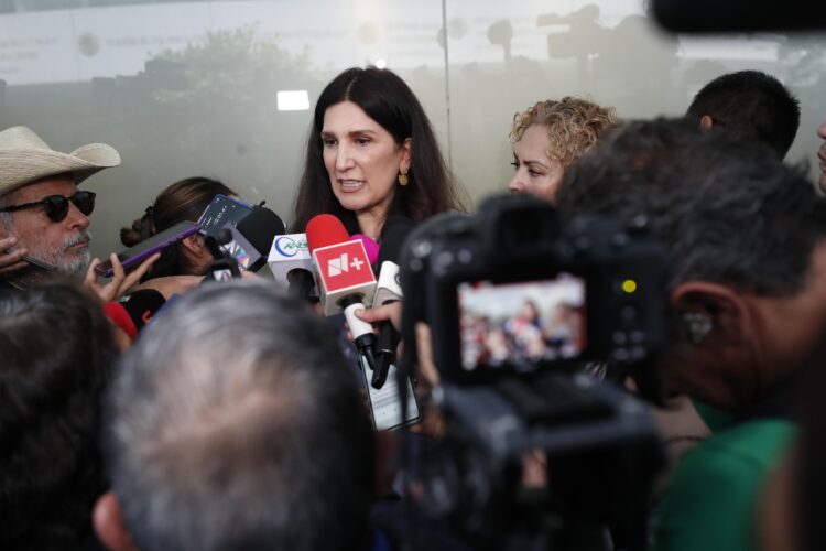 Periodo extraordinario es para concentrar poder político y reprimir la libertad de expresión, señala la diputada presidenta, Kenia López.