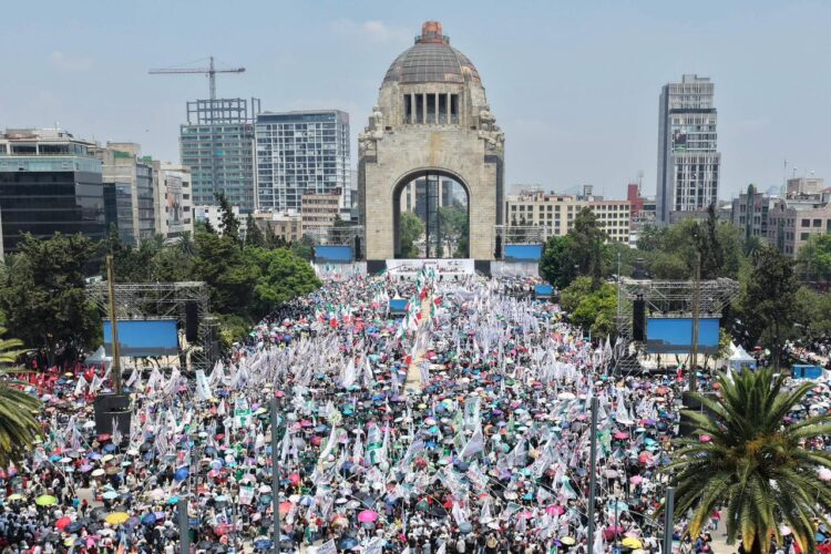 En un acto multitudinario en el Monumento a la Revolución, donde también se conmemoraron los dos años de gobierno de la primera presidenta de México, Sheinbaum