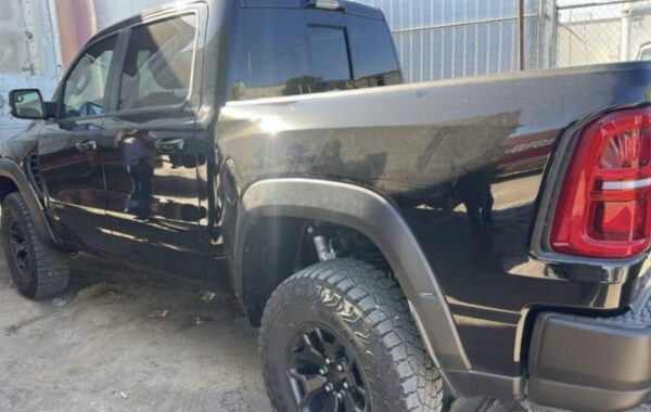 Recuperan en BC camionetas pick up, robdas en EU por una red de robo binacional