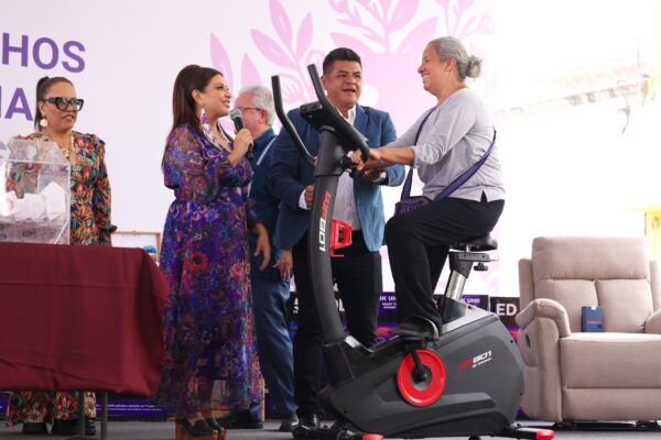 La Jefa de Gobierno, Clara Brugada dijo que hay que dar paso a obsequios orientados al descanso, el bienestar, el autocuidado y el esparcimiento de las mujeres.