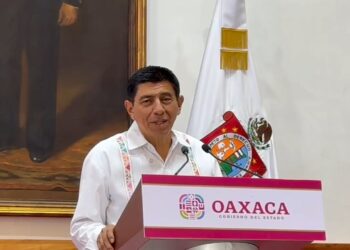 El gobernador de Oaxaca, Salomón Jara ofrece apoyo a los trabajadores para realizar una marcha en la CDMX, para pedir una reducción del ISR