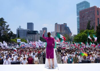 De acuerdo con datos de la Presidencia, el informe titulado “Honestidad, Resultados, Amor al Pueblo y a la Patria. Rendición de Cuentas a Dos Años del Triunfo”, lo vieron un aproximado de 850 mil mexicanas y mexicanos.