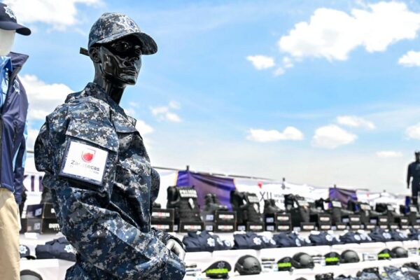 Durante el evento se entregaron más de 6 mil uniformes, patrullas, vehículos tácticos, equipo especializado y tecnología antidrones. AMEXI/FOTO/ Gobierno de Zacatecas