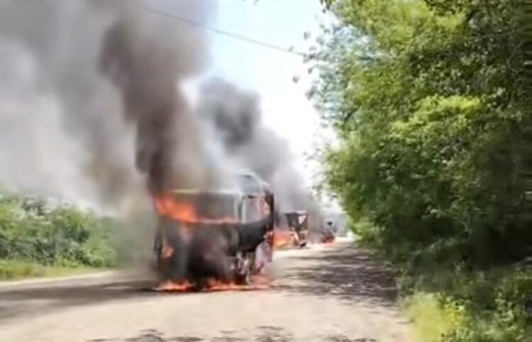 En el estado de Veracruz reportan que este lunes se registraron diversos bloqueos carreteros e incendios de vehículos en distintos puntos de la región Huasteca