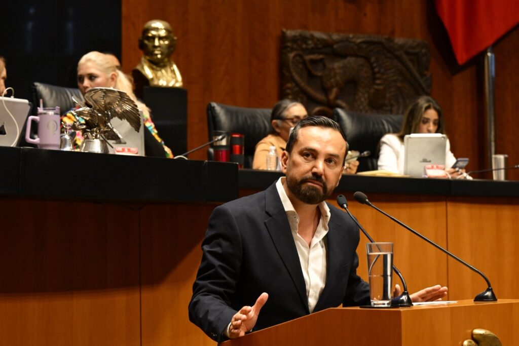 El vocero de la bancada morenista, Arturo Ávila, advirtió que la gobernadora deberá responder ante las autoridades.