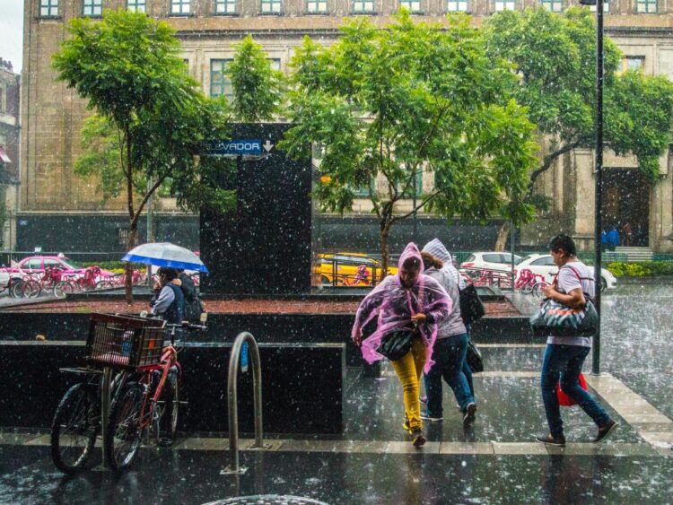 Actualizan alerta amarilla por lluvias fuertes y granizo en CDMX