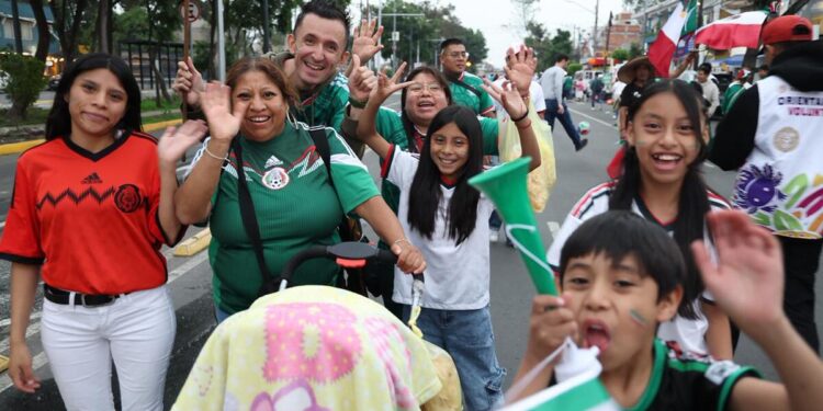 La fiesta mundialista de los mexicanos en imágenes