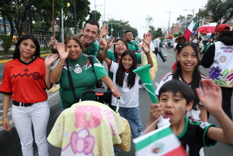 La fiesta mundialista de los mexicanos en imágenes
