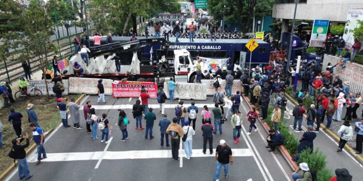 La movilización de la CNTE en el sur de la CDMX en imágenes