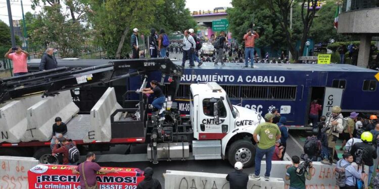 La movilización de la CNTE en el sur de la CDMX en imágenes