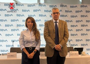 Analistas de BBVA México explican perspectivas económicas y recorte en crecimiento para 2026