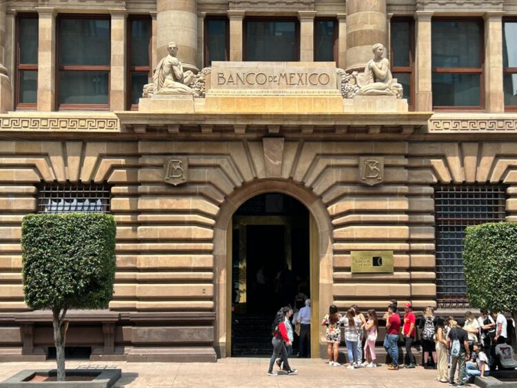 Banxico mantiene tasa de interés en 6.50% pese a menor inflación