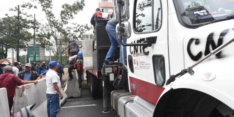 La movilización de la CNTE en el sur de la CDMX en imágenes