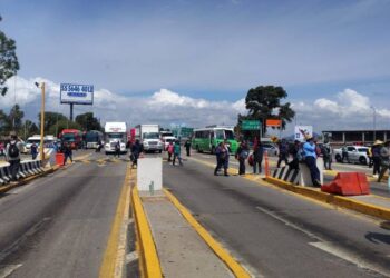 CNTE libera casetas de cobro en México-Puebla. AMEXI Foto RRSS