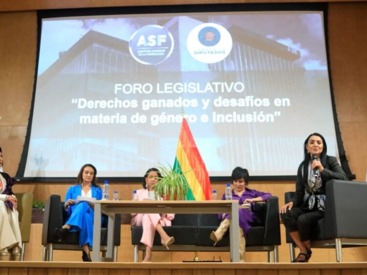 Panel de mujeres en el Foro Legislativo sobre derechos ganados y desafíos en materia de género e inclusión, organizado por la ASF y la Cámara de Diputados.