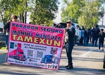 Camioneros de Tamexun bloquea la México-Querétaro