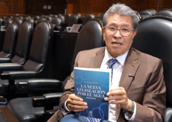 Monreal analiza futuro hídrico de México en su nuevo libro