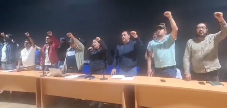 En asamblea, Sección 22 de la CNTE en Oaxaca determina continuar en huelga