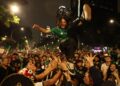 Festejos Celebración en el Ángel de la Independencia por el triunfo de México sobre corea. AMEXI Foto La Isabel