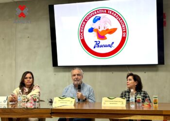 Conferencia de prensa de legisladores sobre cooperativas