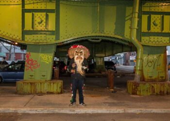 ¿Qué ocurre con las tradiciones cuando cruzan fronteras? Daniela Name lo retrata en su obra