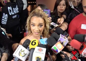 Adamari López durante un encuentro con medios de comunicación, donde habló sobre la crianza compartida de su hija Alaya y la importancia de mantener una relación cordial entre padres después de una separación.