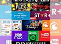 Una persona observa televisión mientras consulta contenido digital en un dispositivo móvil, reflejando el cambio de hábitos de consumo hacia plataformas de streaming.