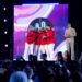 Miembros de Grupo Niche aparecen en la gala de Premios Tu Música Urbano Mix 2026 junto a Carlos Vives , donde recibieron el premio a Canción Tropical por “La Tierra del Olvido (Versión Salsa)”.