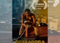 La actriz cubana Camila Arteche posa sonriente tras obtener el premio a Mejor Actriz en el Festival Internacional de Cine Independiente de Madrid por su trabajo en la película Boxeadora.