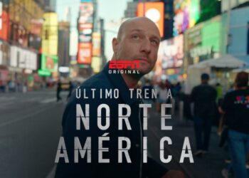 Imagen conceptual de producciones televisivas sobre el Mundial 2026, donde se destacan la serie documental Último tren a Norteamérica con Martín Ainstein y el programa Misterios de Futbol de Maussan TV, que exploran sedes, cultura y teorías alrededor del futbol.
