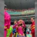 Belinda aparece sobre el escenario de la inauguración del Mundial 2026 con un corset rosa y jeans adornados con miles de cristales Swarovski, durante su participación en el espectáculo musical.
