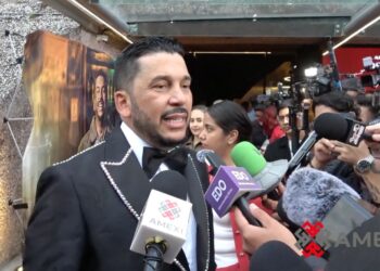 Luis Ángel “El Flaco” posa durante la presentación de su álbum Tequila y Guaro en Ciudad de México, donde habló sobre la inspiración del proyecto y sus próximos retos profesionales.