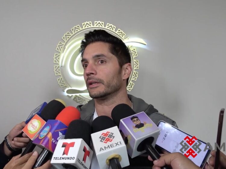 Daniel Elbittar ofrece una entrevista en la que expresa su dolor por la tragedia en Venezuela y hace un llamado a la solidaridad con los damnificados.