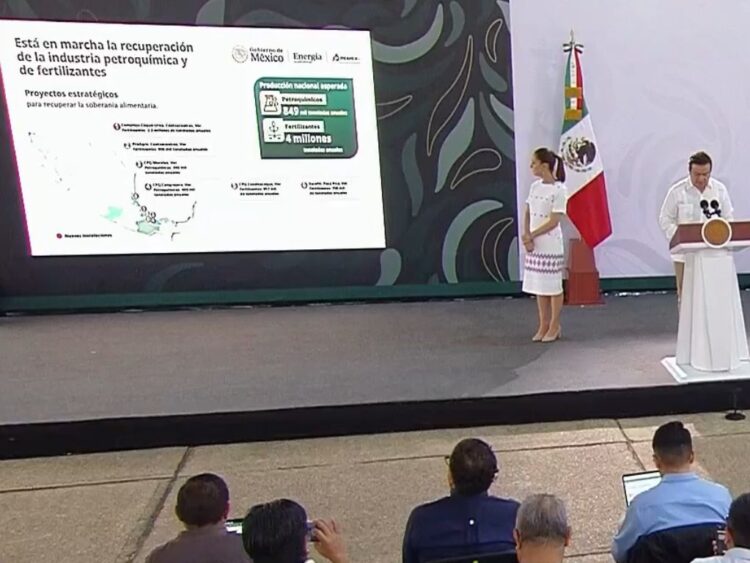 El director de Pemex anuncia el plan de recuperación de la petróquimica. AMEXI Foto Captura de video