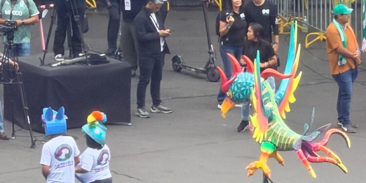 El Gran Desfile Mundialista, la fiesta del balón en Paseo de la Reforma
