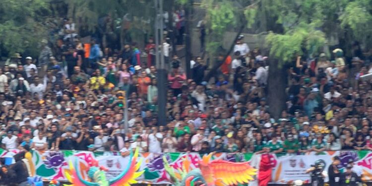 El Gran Desfile Mundialista, la fiesta del balón en Paseo de la Reforma