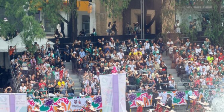 El Gran Desfile Mundialista, la fiesta del balón en Paseo de la Reforma