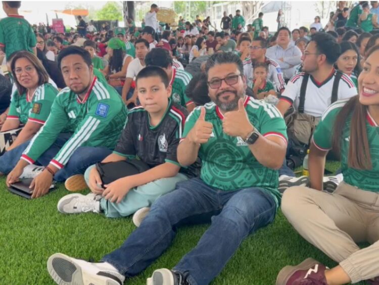 Gran audiencia y gobernador festejan Mundial en Oaxaca