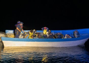 Guardia Costera de EU intercepta a 26 migrantes frente a la costa de La Jolla, San Diego. Foto RRSS