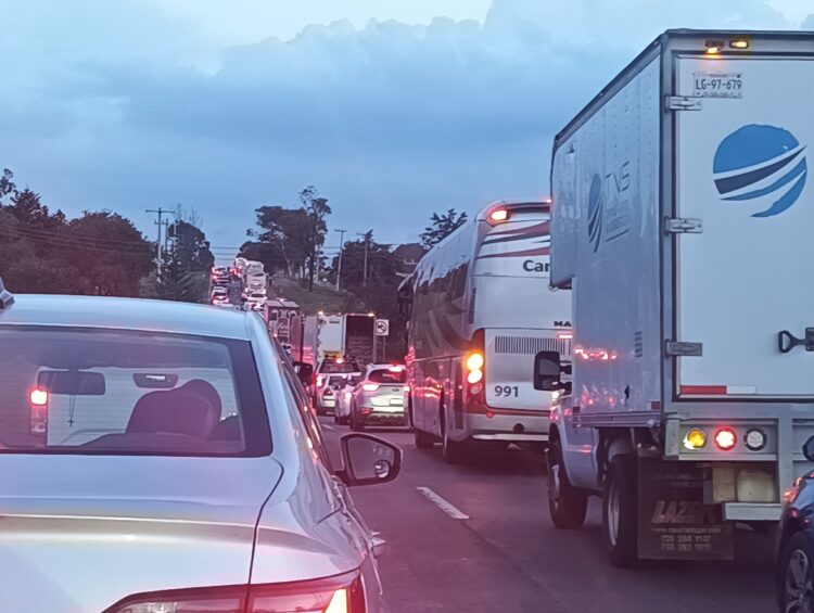Este 11 de junio no circulan los vehículos con engomado verde.