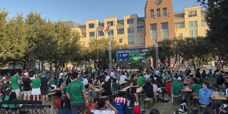 La fiesta mundialista de los mexicanos en imágenes