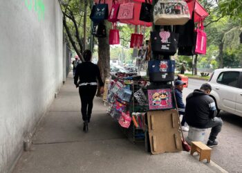 Informalidad crece y frena productividad en México: CEESP
