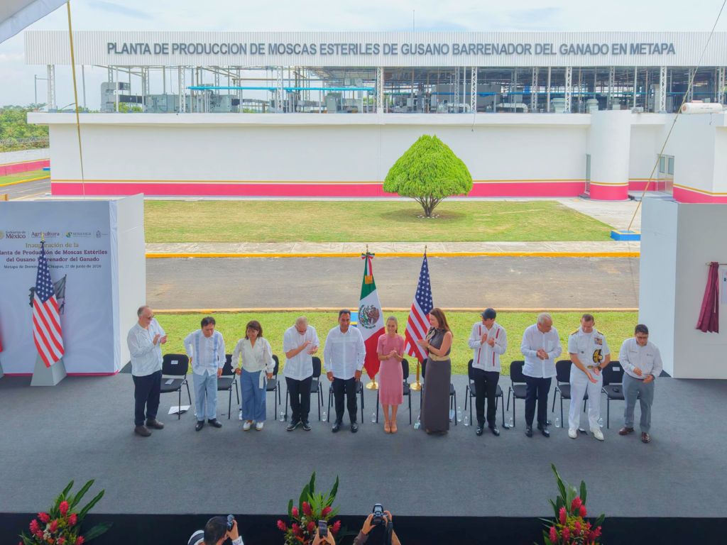 La presidenta Claudia Sheinbaum encabezó el acto de inauguración de la planta. AMEXI