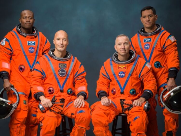 Los astronautas que participarán en la misión Artemis III
