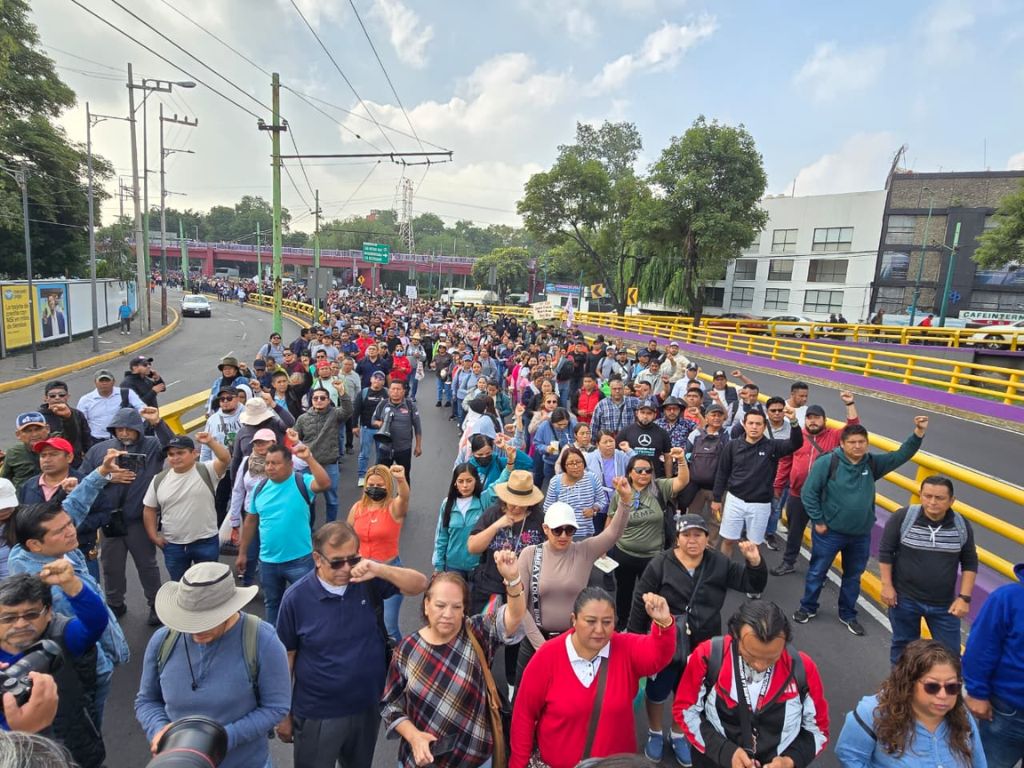 Maestros de la CNTE en Tlalpan. AMEXI Foto Florentino López