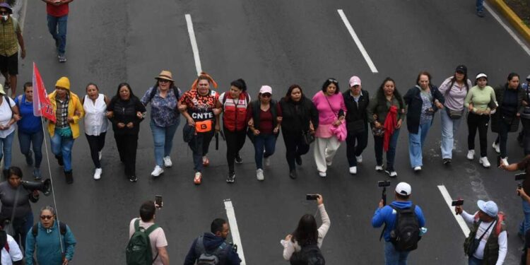 La movilización de la CNTE en el sur de la CDMX en imágenes