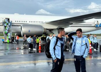 Mara Lezama recibe a la selección de Uruguay en México